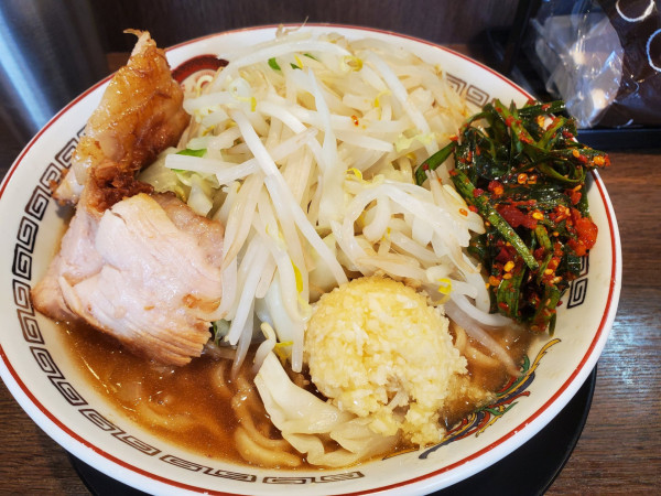 「小ラーメン・ニンニク＋辛ニラ」@豚山 鶴見店の写真