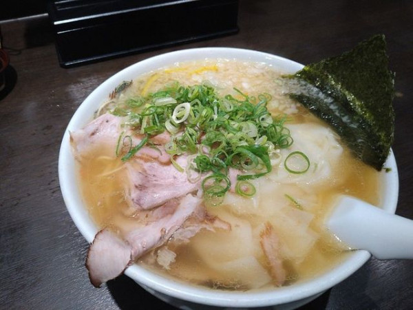 「塩ワンタン麺」@来来亭 十条竹田店の写真