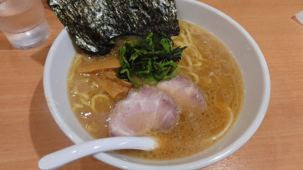 「味濱家ラーメン」@横浜ラーメン 味濱家 神戸本山店の写真