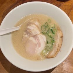 チャーシュー白丸 替玉