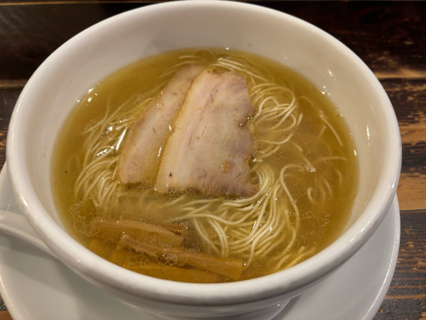 「塩ラーメン880円 替え玉110円」@徳川町 如水 本店の写真