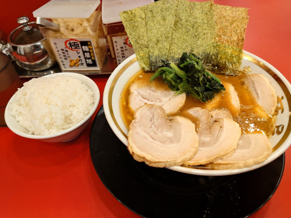 「煮豚ラーメン ➕煮豚  ライス×3  硬め濃いめ多め」@大輝家直系 麺屋 旭の写真