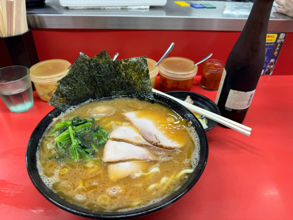 「チャーシュー　中盛り　味玉　ビール」@ラーメン杉田家の写真