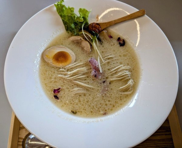「A麺鶏白湯1000円」@鶏塩麺リオンの写真
