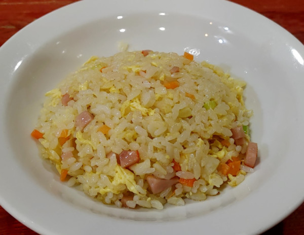「半チャーハン（480円）」@中国本場的料理 華龍飯店 高崎モントレー店の写真
