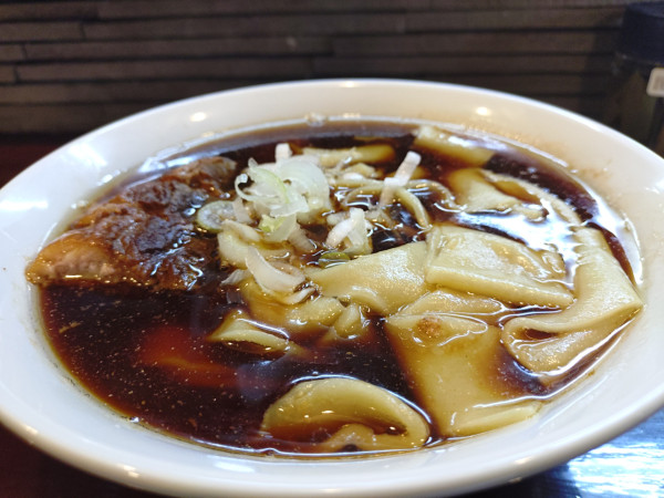 「ラーメン、麺大盛」@手打ち 陰日向の写真