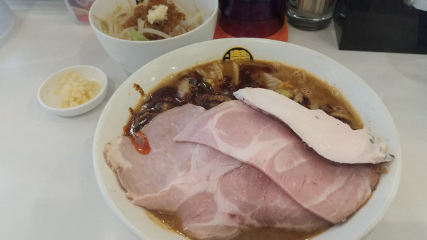 「辛辛濃菜麺 ジロベジ ニンニク」@濃菜麺 井の庄 荻窪店の写真