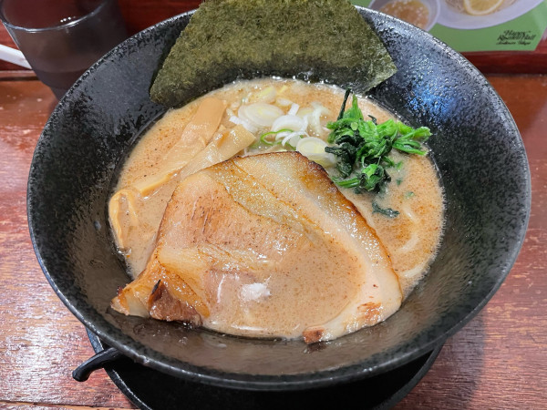 「濃厚魚介豚骨ラーメン ¥950」@麺's club 酒池肉林の写真