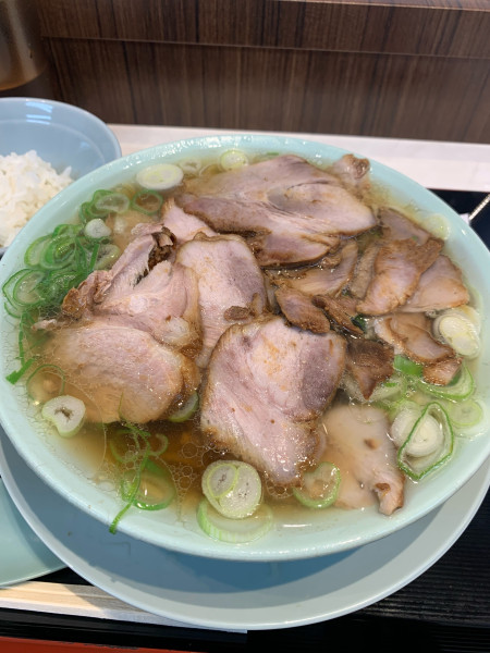 「チャーシュー麺（めし小 無料）」@新橋ニューともちんラーメン 川崎駅前店の写真