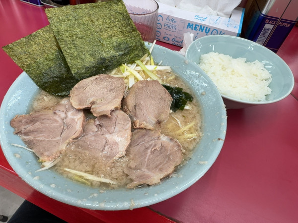 「ネギチャーシューメン＋半ライス」@ラーメンショップ 牛久結束店の写真