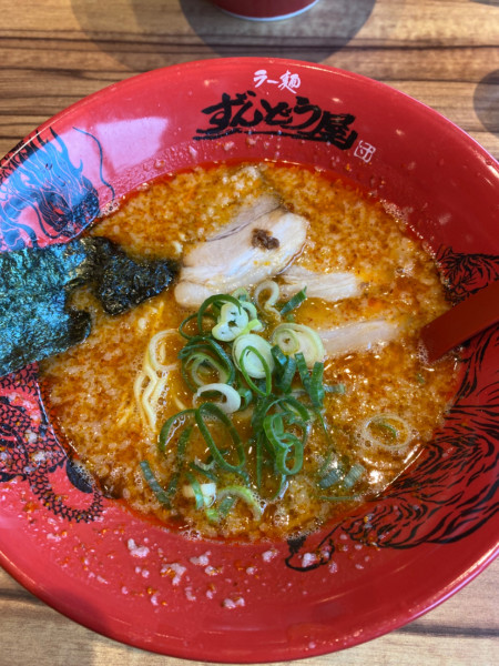 「元味HOTらーめん+替え玉」@ラー麺 ずんどう屋 八王子中野町店の写真