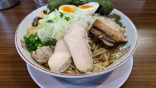 「特製手揉み中華そば」@自家製麺 くまがいの写真