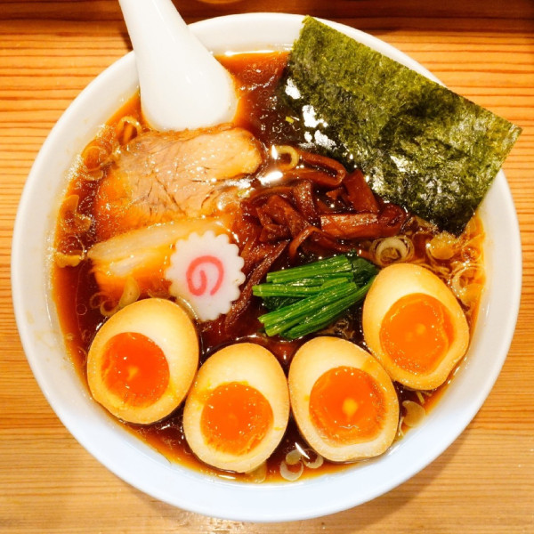 「しょうゆラーメン＋味玉Ｗ＋COEDO毬花」@オランダ軒の写真