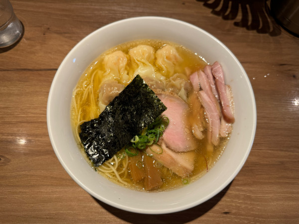 「白旨　特性ワンタン麺」@中華soba いそべの写真