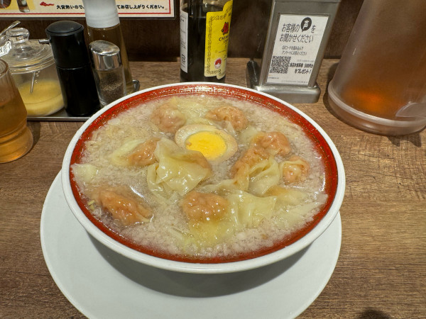 「粗びき肉汁雲呑麺(塩)」@広州市場 横浜ポルタ店の写真