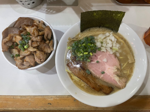「濃厚塩ラーメン ¥880 チャーシュー丼 ¥330」@麺屋 扇 SENの写真