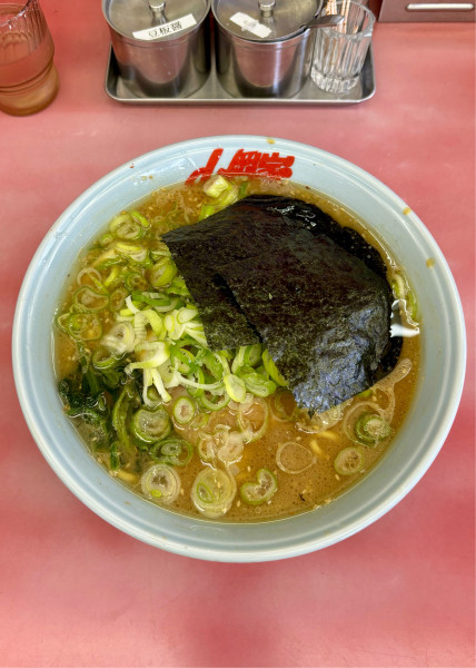 「味噌ラーメン中盛+薬味ネギ（830+C）」@ラーメン山岡家 瑞穂店の写真