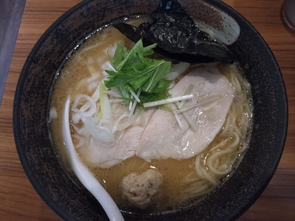 「濃厚鶏骨醤油そば　大盛」@濃厚鶏そば 麺屋武一 新橋本店の写真