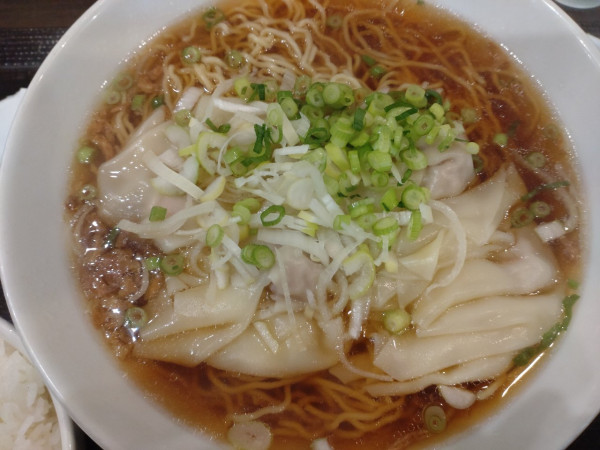 「肉わんたんそば」@中国料理 紅龍の写真