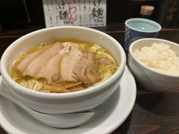 「塩全部のせ1130円大盛り110円ライス150円」@徳川町 如水 本店の写真