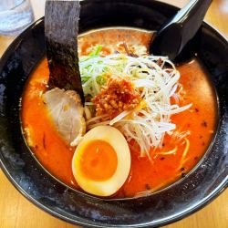 辛味噌ニンニクラーメン　850円