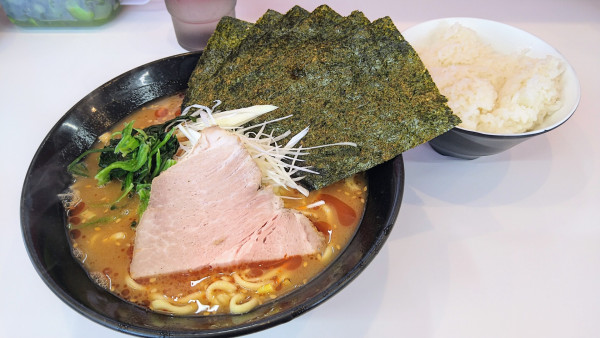 「【限定】豚骨担々麺+海苔・ライス(サービス)」@ラーメン 塚田家の写真