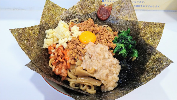 「【限定】冷やし韓国まぜそば(ニンニク)＋海苔」@ハイパーファットンの写真