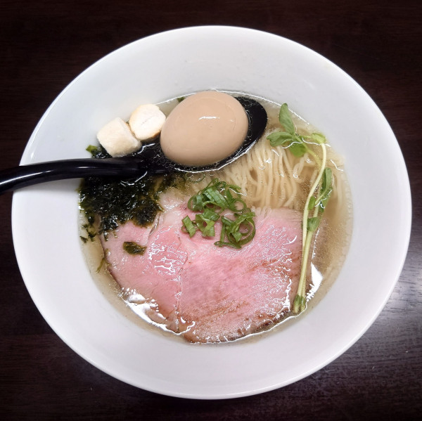 「塩らーめん+味玉(1040円)」@麺屋エイトの写真