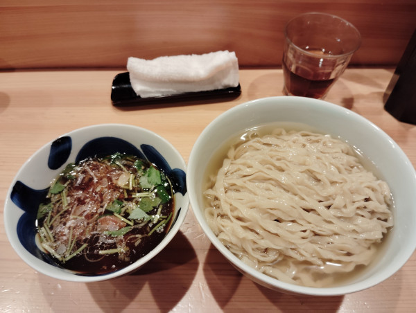 「つけ麺　　大盛り　　手揉み平打ち　　1250円」@自家製麺 ロビンソンの写真