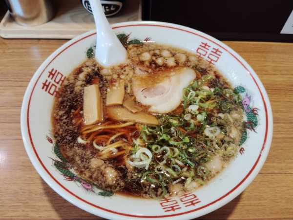 「黒い中華そば（たまり醤油仕立て）　　820円」@西國やの写真