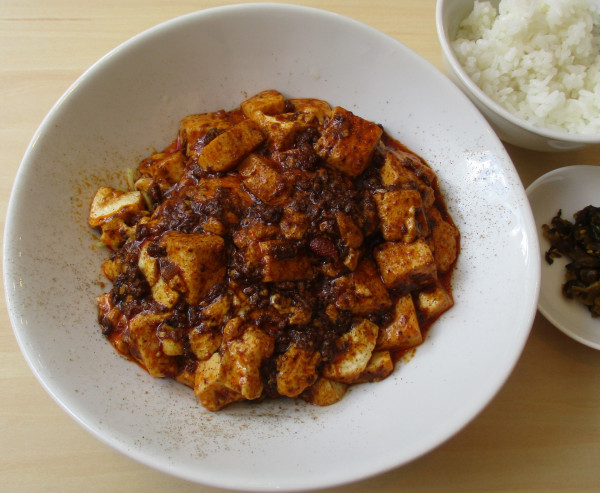 「麻婆麺（半麺・追い飯付き）1200円」@麻婆STAND明大前の写真