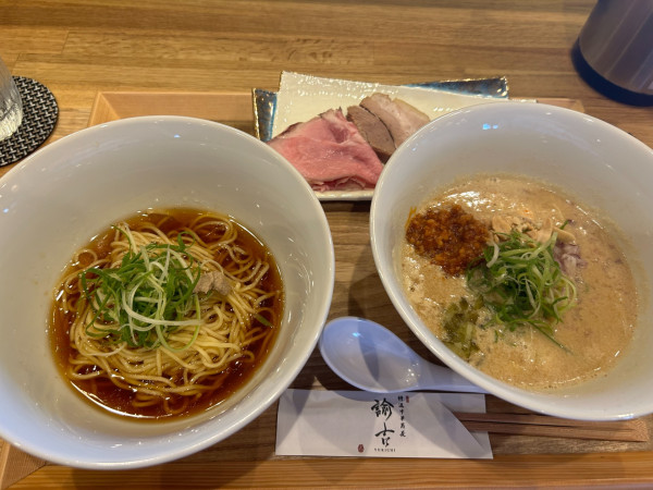 「特選中華蕎麦―トリュフー＆特選担々麺（同時　1,500円）」@特選中華蕎麦 諭吉の写真