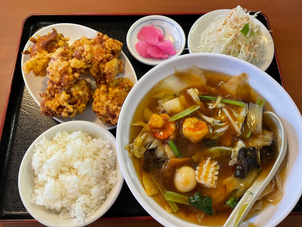 「ランチセット　五目刀削麺に変更」@中国料理 京華の写真