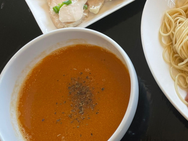 「冷やし稲庭海老つけ麺」@鶏そばや 竜神洞の写真