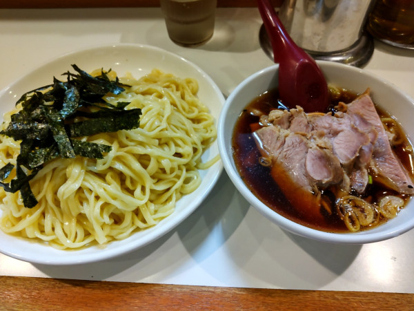 「ハーフチャーシューざるらぁめん、大盛＋30円」@らぁめん ほりうち 新橋店の写真