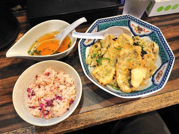 「鱧コンソメの天茶漬け仕立て＋しば漬けゴハン」@稲荷屋の写真