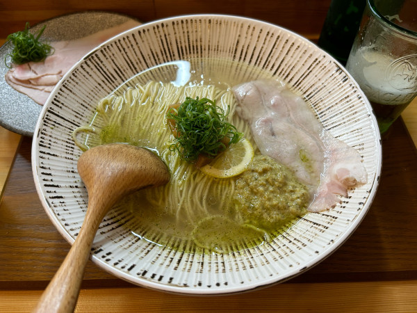 「牡蠣そば+肉増し」@中華そば 華塩の写真
