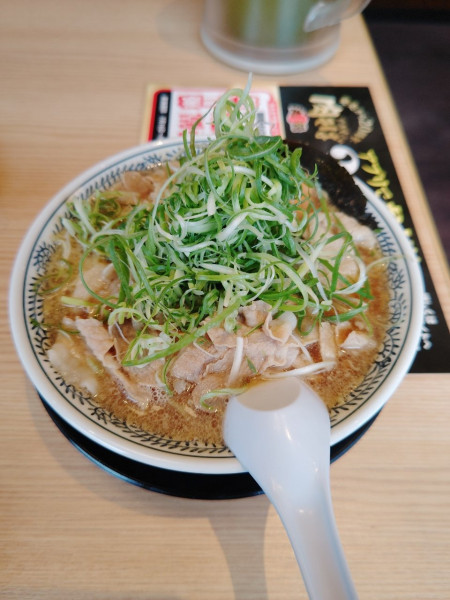 「ねぎ肉そば(大盛)(913+143円)」@丸源ラーメン 瑞穂店の写真