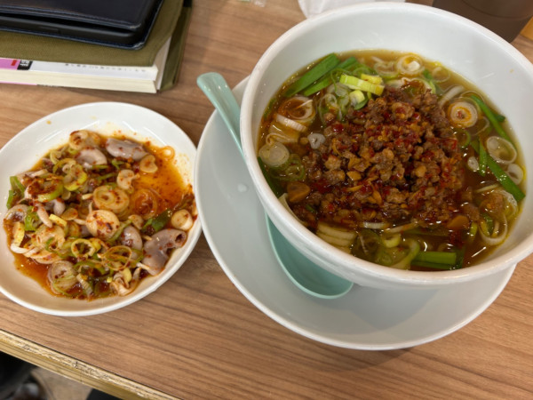 「台湾ラーメンコブクロセット900円※100円割引券使用」@郭 政良 味仙 東京ニュー新橋ビル店の写真