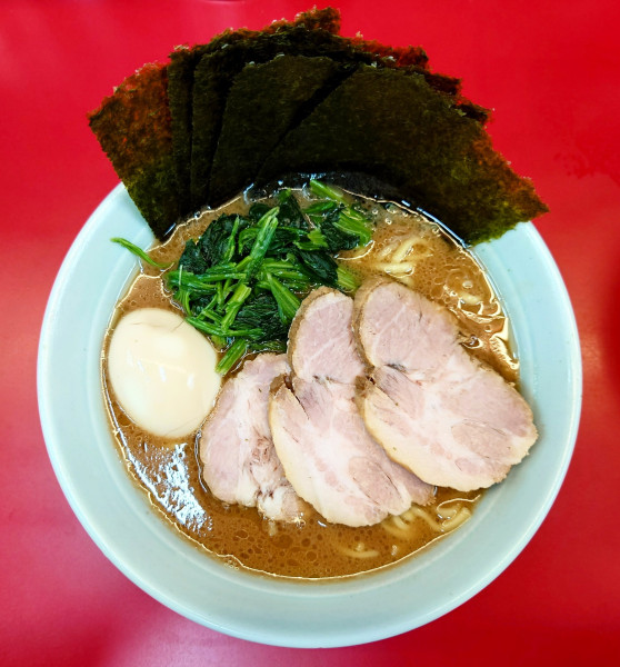 「特上ラーメン」@横浜ラーメン 武蔵家 大宮店の写真