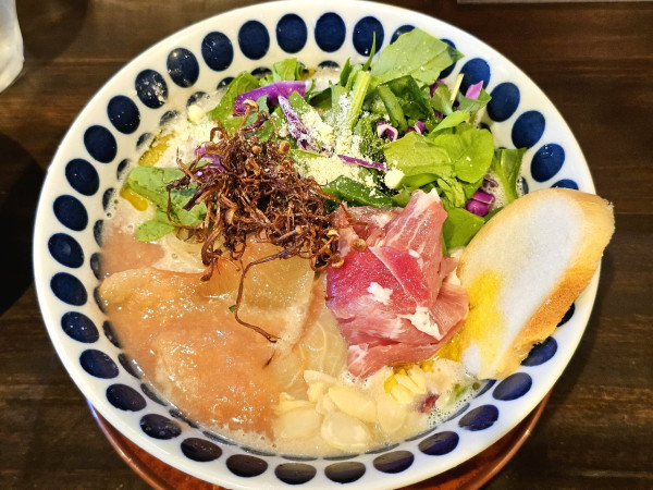 「津軽桃と鶏の冷製ポタージュ　1800円」@sobabar Ciliegioの写真