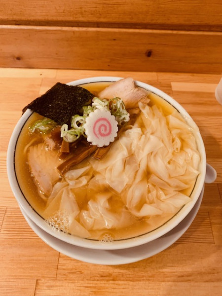「ワンタン麺1160円 チャーシュークーポン利用」@there is ramenの写真