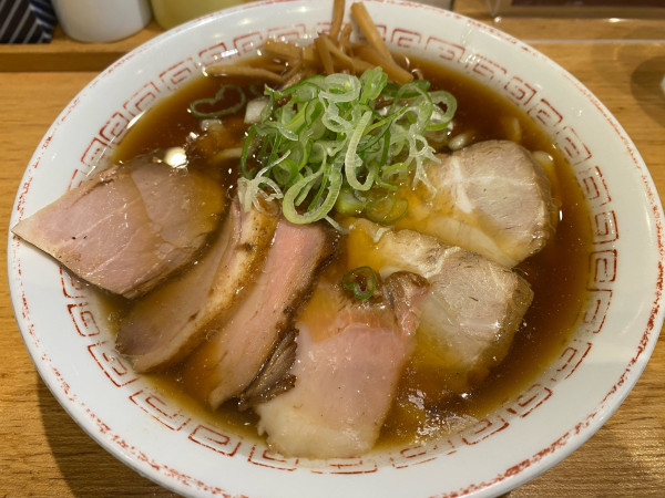 「肉そば醤油」@超多加水自家製手揉み麺 きたかた食堂の写真