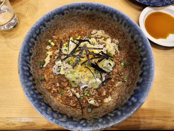 「【限定】まぐろ醤まぜそば（温）　545円」@鮨覚 城東店の写真