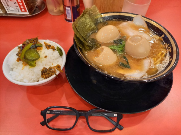 「ラーメン(硬め・多め)ライス無料×2」@横浜家系ラーメン 大輝家の写真