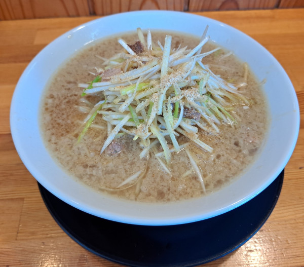 「ねぎラーメン800円」@ラーメンショップ椿 松山千石店の写真