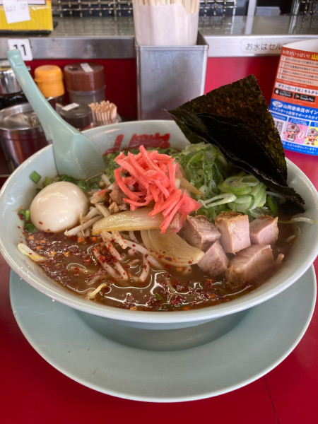「旨辛とんこつラーメン期間限定」@ラーメン山岡家 常陸大宮店の写真