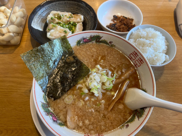 「汁力ラーメン　ランチセット茹で餃子と半ライス」@東京豚骨拉麺 汁力の写真