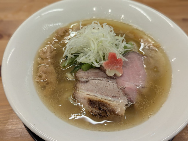 「白醤油そば」@麺彩 こはねの写真