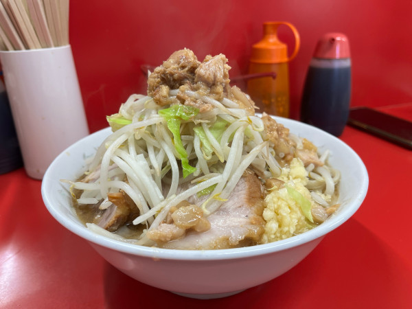 「小ラーメン(麺少なめ・ニンニクアブラ) 850円」@ラーメン二郎 一橋学園店の写真